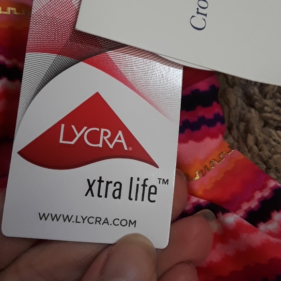 Colorful NWT Tummy Slimmer Bathing Suit Top - Picture 3 of 11